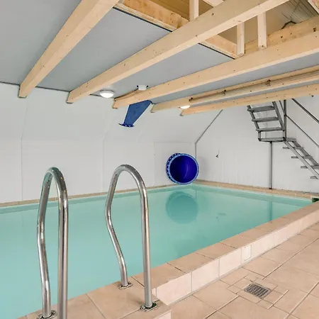 In Romo With Sauna 度假居 *